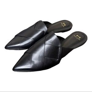 MARC FISHER LTD Sono Pointed Toe Flat Mules/Slides black leather Women’s 8.5 M